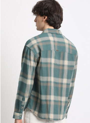 Snitch Checked Spread Collar Relaxed Fit Pure Cotton Casual Shirt